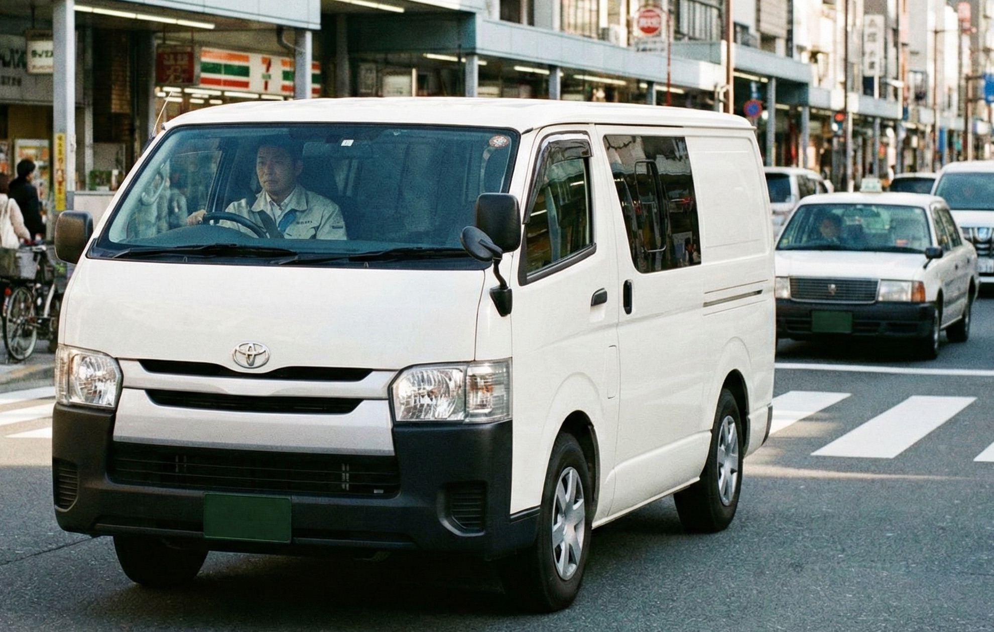 新日本ウエックス株式会社 東京都江東区東砂8丁目25-5の正社員 ワンボックスドライバーの求人情報イメージ1