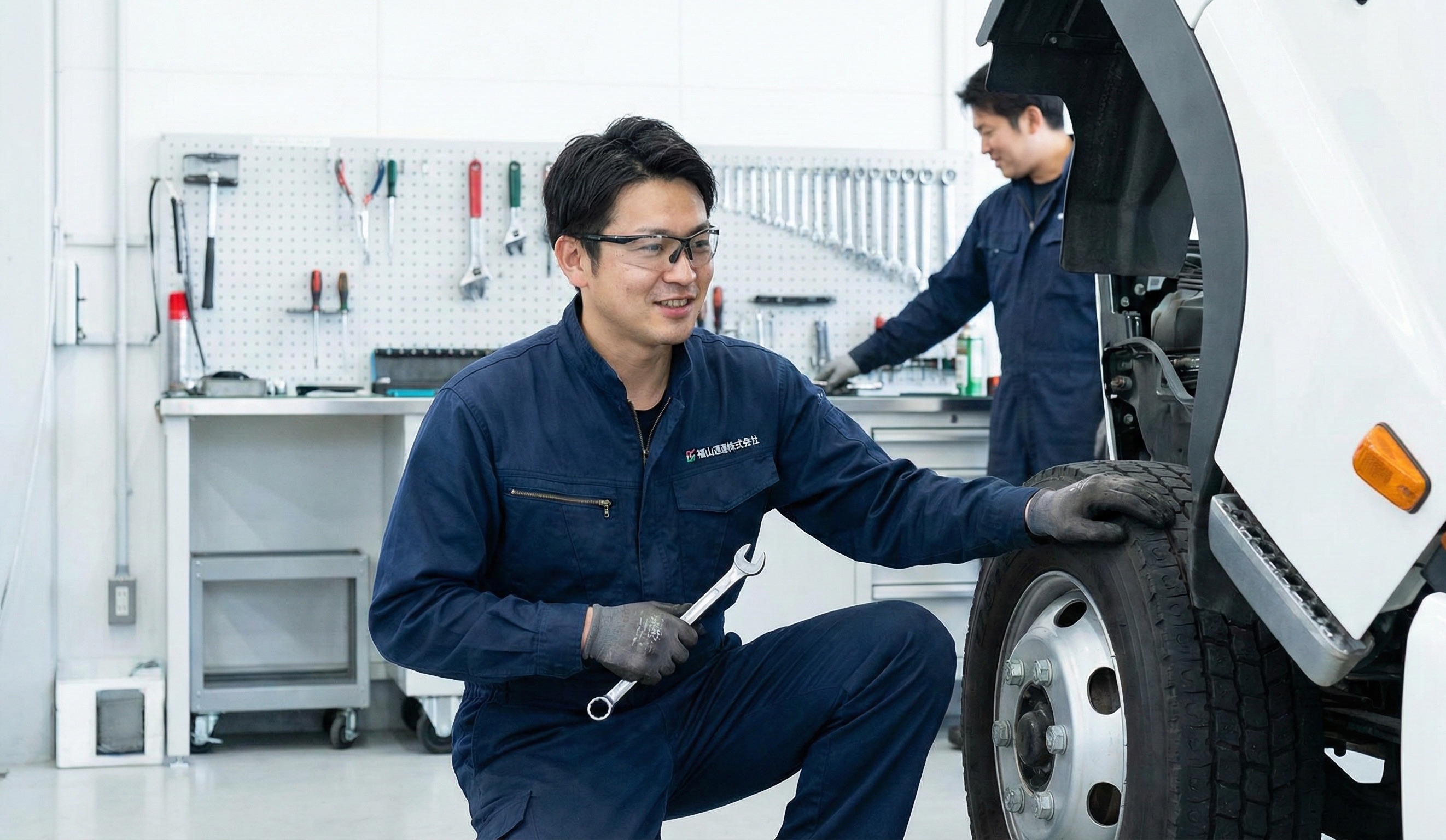 福山通運株式会社 大阪府大阪市福島区大開4-1-18福山通運株式会社 大阪支店の正社員 自動車整備士求人イメージ